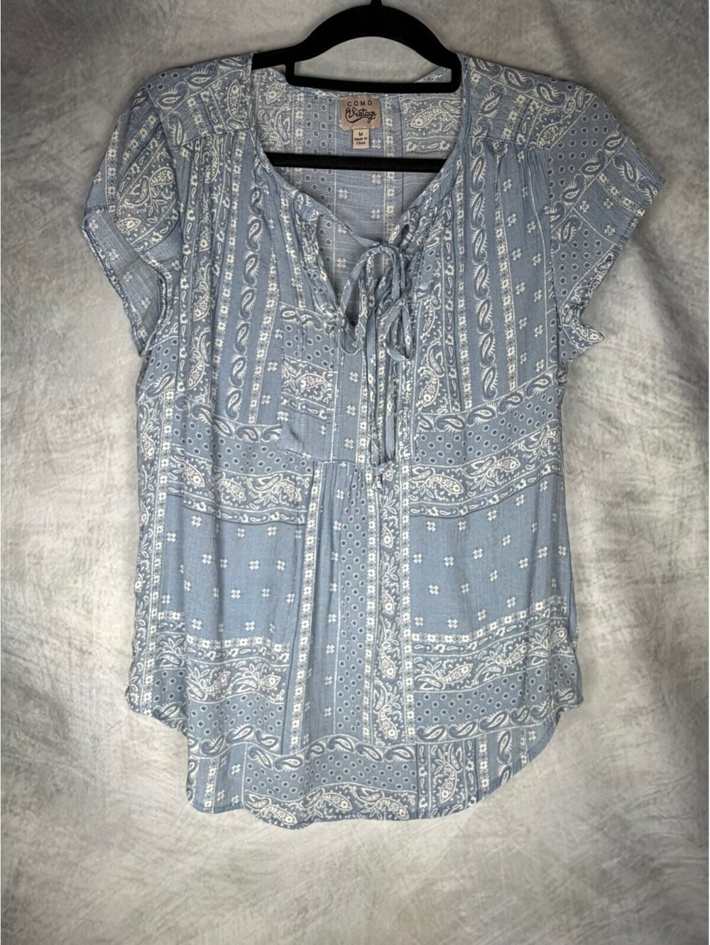 Como Vintage Women's Medium Blue Paisley Boho Tie Neck Short Sleeve Blouse
